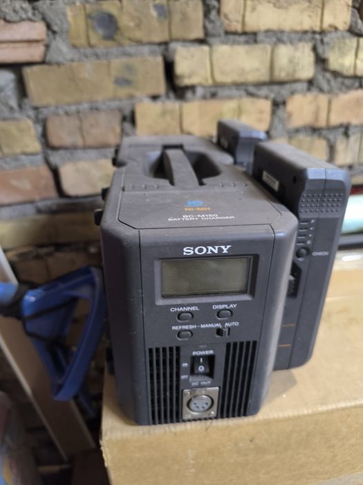 Зарядное устройство Sony BC-M150