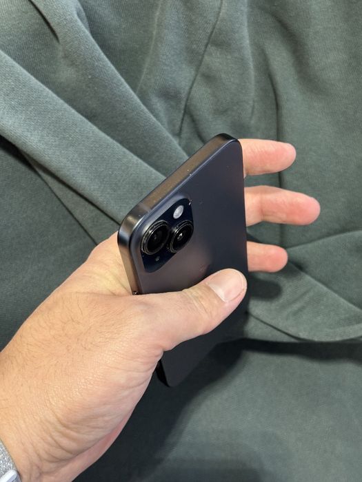 Iphone 15        .