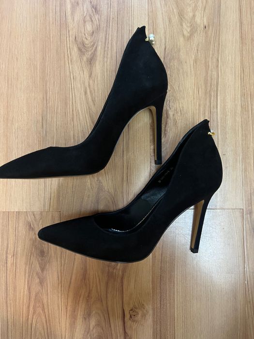 Продаются женские туфли