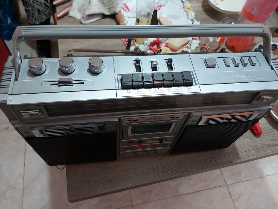 Vând casetofon Trident
