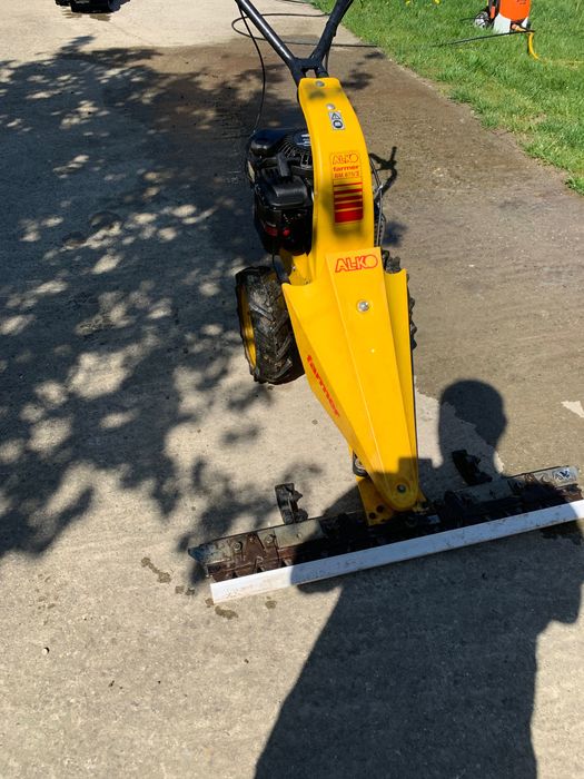 Vand unelte agricole