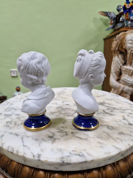 Чифт Уникални антикварни порцеланови бюстове Capodimonte