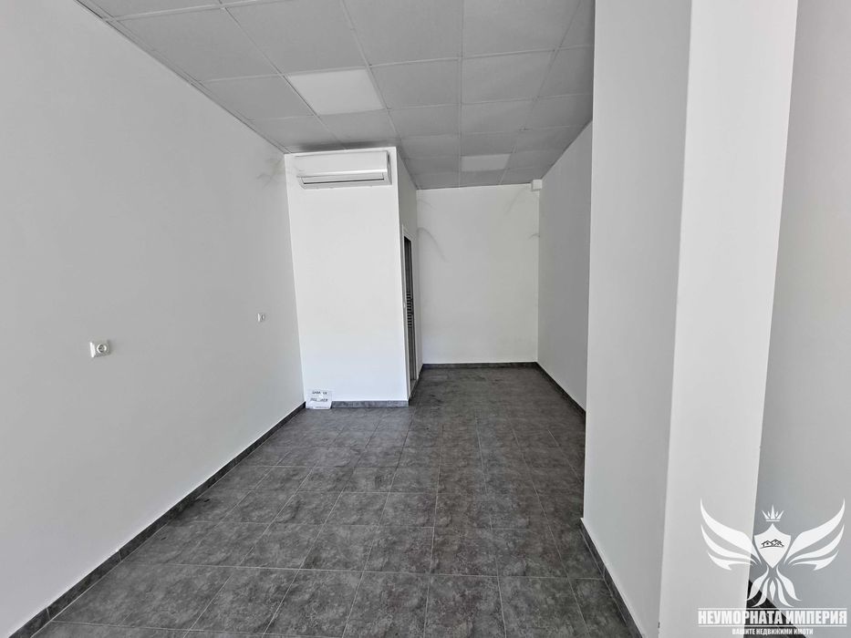 Дава се под наем Магазин в Асеновград - 37 кв.м за 262 € - Снимка #1