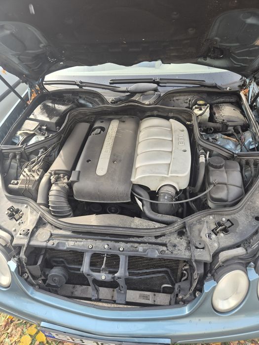 Mercedes E220 w211