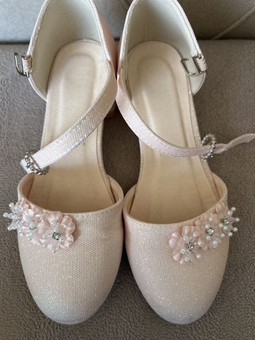 Официални детски обувки