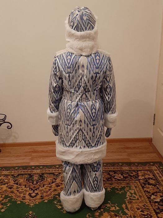 Новогодний костюм месяц январь