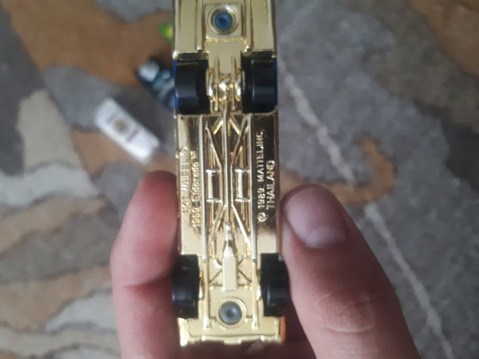 Set de 4 masinute clasice Hot Wheels ( fabricate in anii 80 si 90).