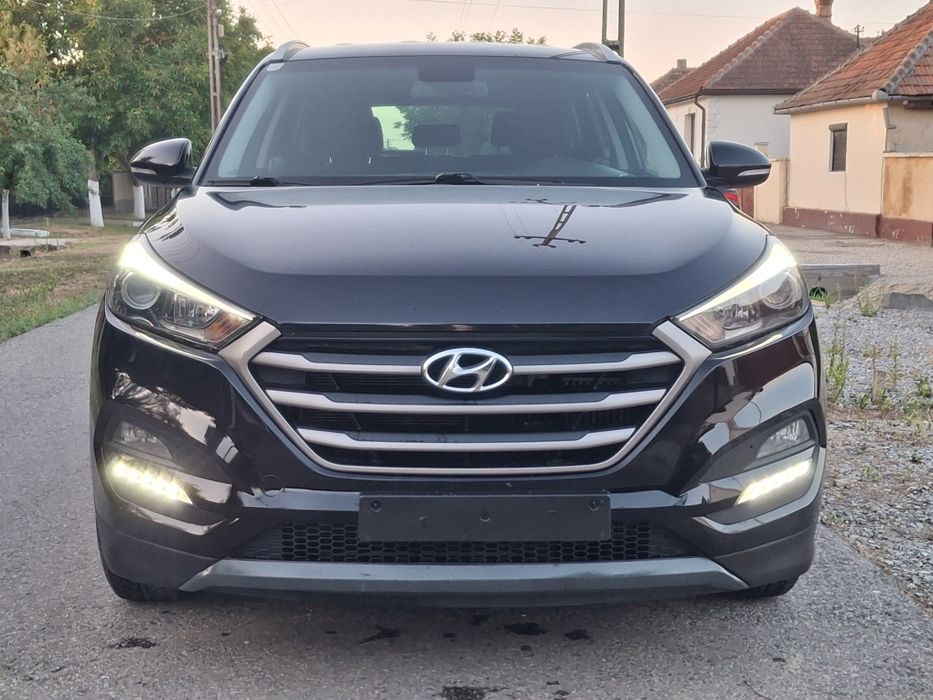 Hyundai Tucson - 1.7 CRDi Automat Premium / LED / NAVI / CLIMATRONIC
