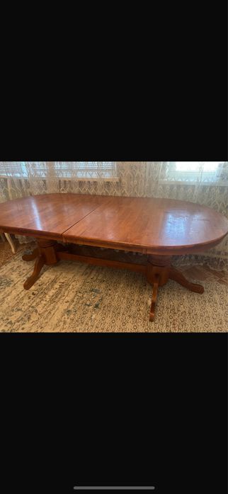 Стол в хорошем состоянии