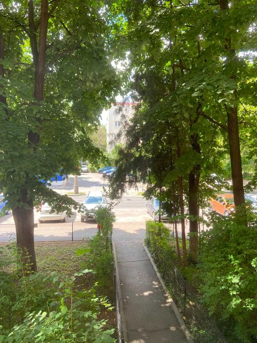 Apartament 3 camere, decomandat, Sector 4 – loc de parcare inclus