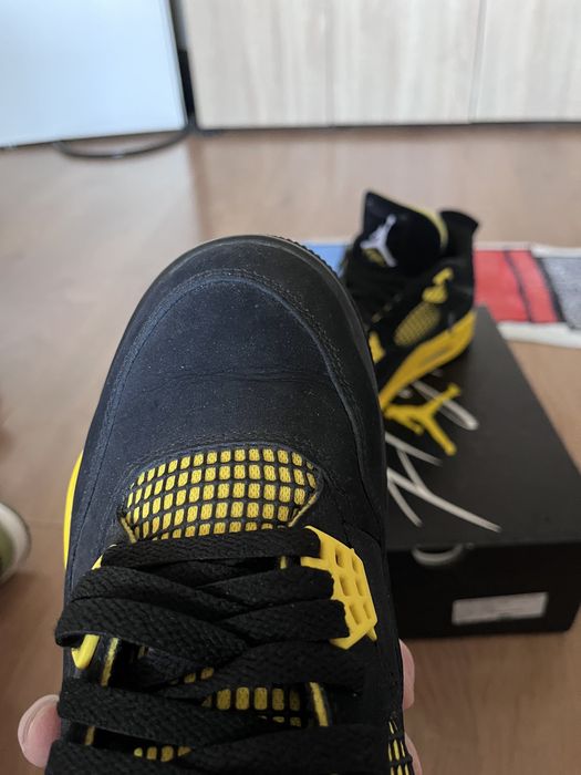 Jordan 4 yellow thunder