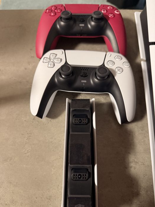 Ps5 + 2 controllere + dock incarcare