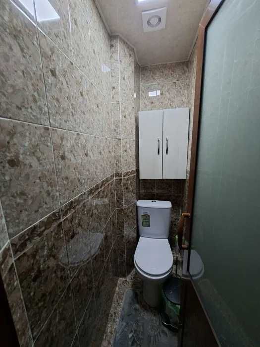 Продаю квартиру.Юнусабад 12 М Туркистан Уч бакалок 4\2\5 вещевой базар