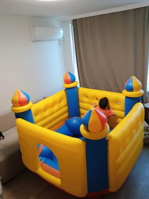 Голям Надуваем Батут - Замък