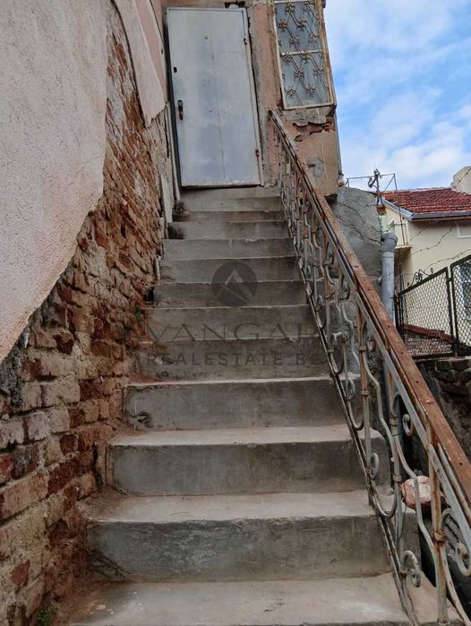 Продава се Къща в Пловдив, Център - 180 кв.м за 1778 €/кв.м - Снимка #9