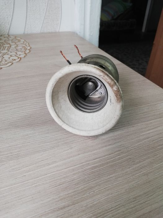 Патрон керамический Е 40 вроде