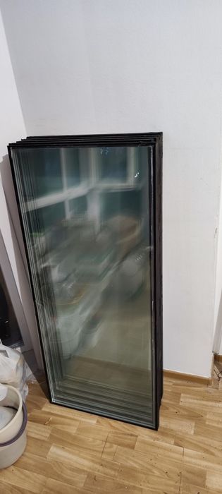 Окна и дверь деревянные