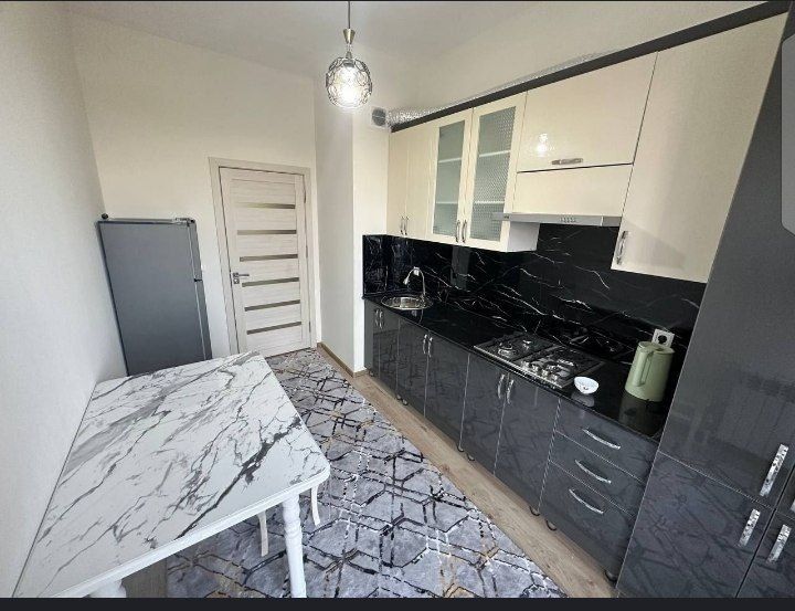 Yakkasaroy Oybek metrosi yaqinida maklersiz kvartira ijaraga beriladi