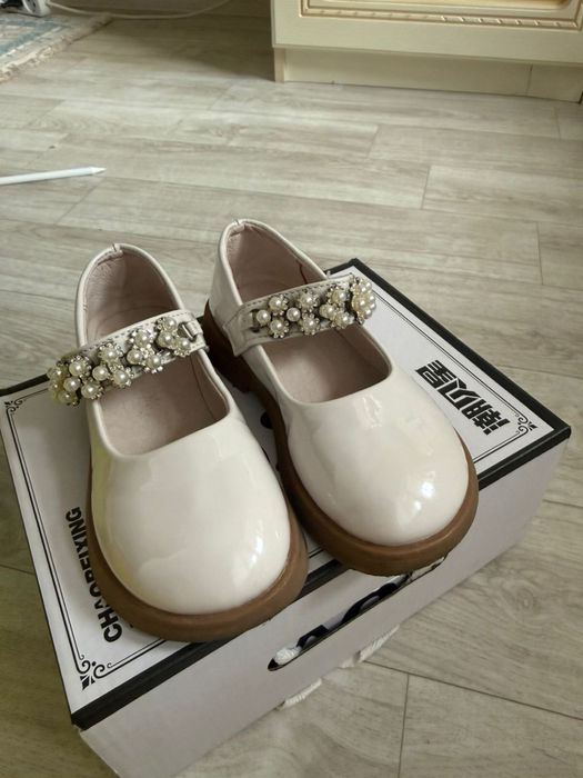 Продам детскую обувь 28 размер