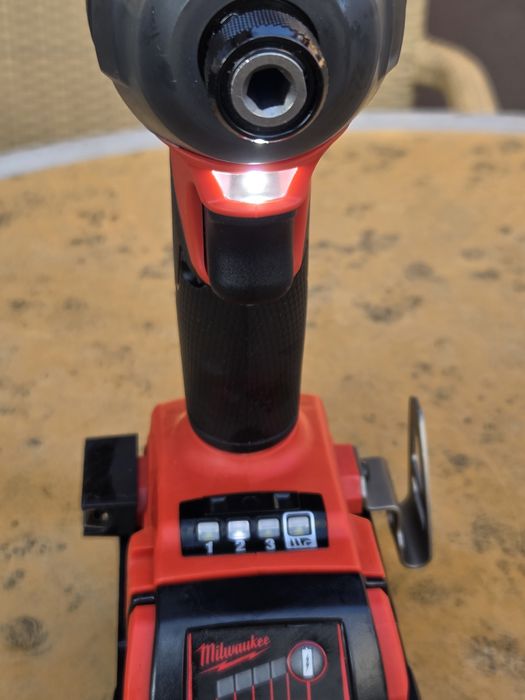 Винтоверт MILWAUKEE M18 FQId