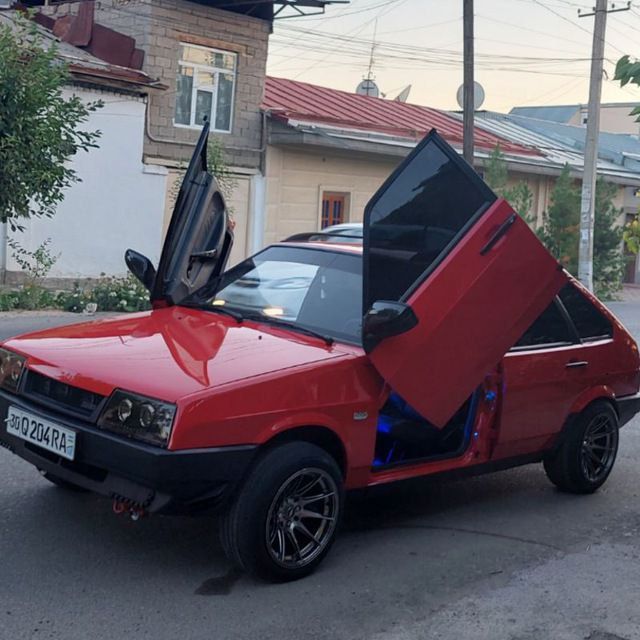 Машина в отличном и полностью новом состоянии всё поставлено новое!