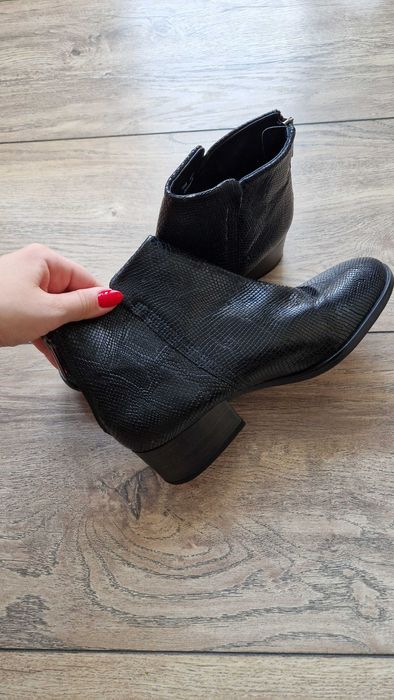 НОВА ЦЕНА Clarks Elvina дамски боти с нисък ток 37н естествена кожа
