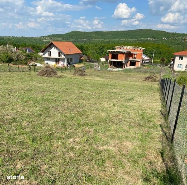 De vânzare teren intravilan, Sălicea – 1711 mp, parcelabil