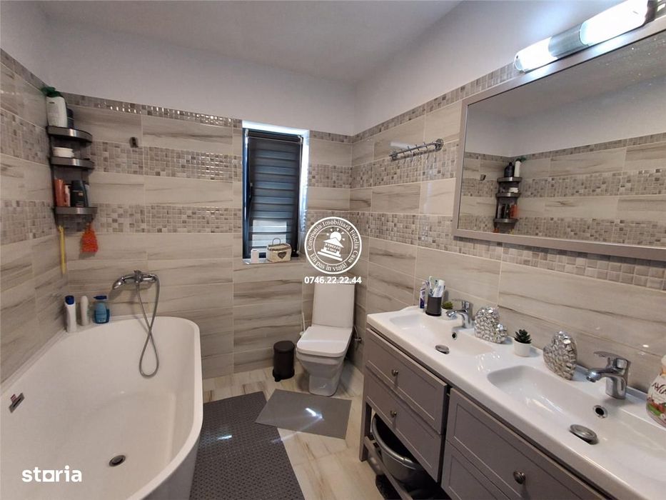 Vila  de vanzare  Rediu,