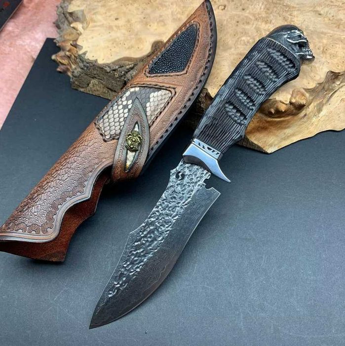 Cutit Damasc Gotic Black Knight, abanos si teaca piele italiana