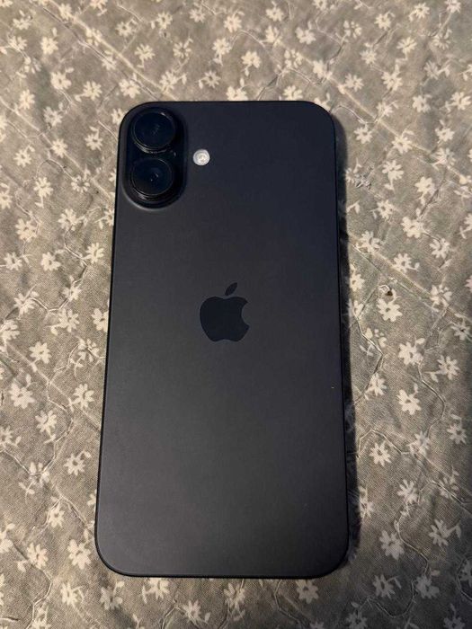 Apple iPhone 16 Plus 128 ГБ черный