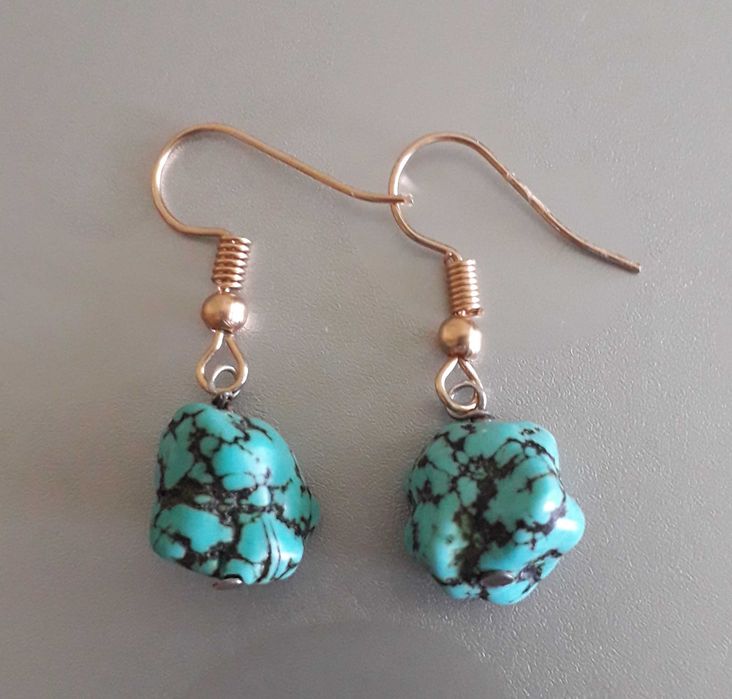 Вносни обеци с тюркоаз