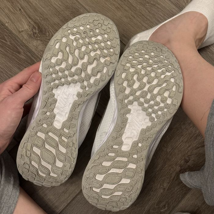 Продам кроссовки Nike