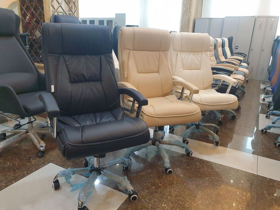 Продаётся офисный кресло