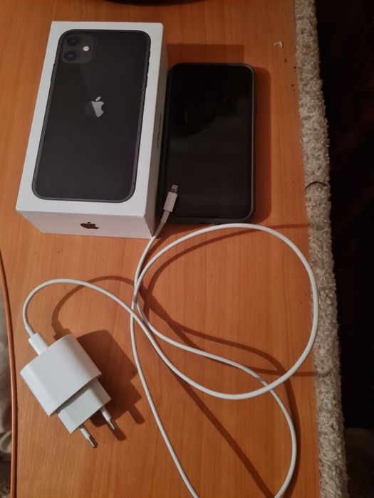 Продам iPhone 11 с документами