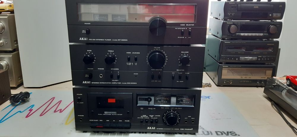 Vând linie audio Akai