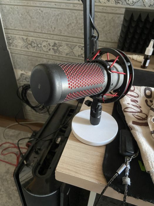 Hyper X Quadcast (микрофон)