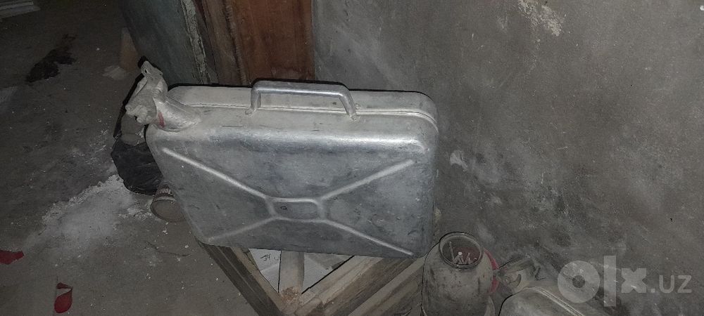 Канистры 2х20л. 1х10л.