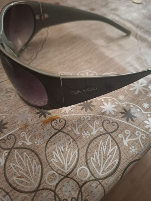 Тъмни Слънчеви очила