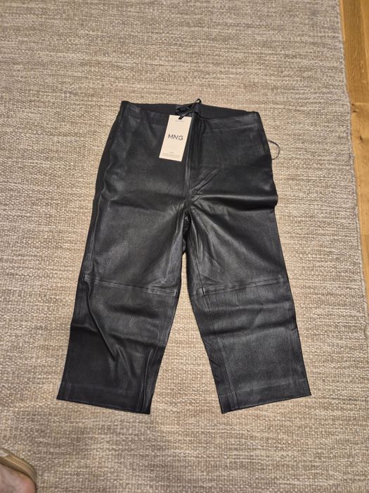 Pantaloni de piele Mango