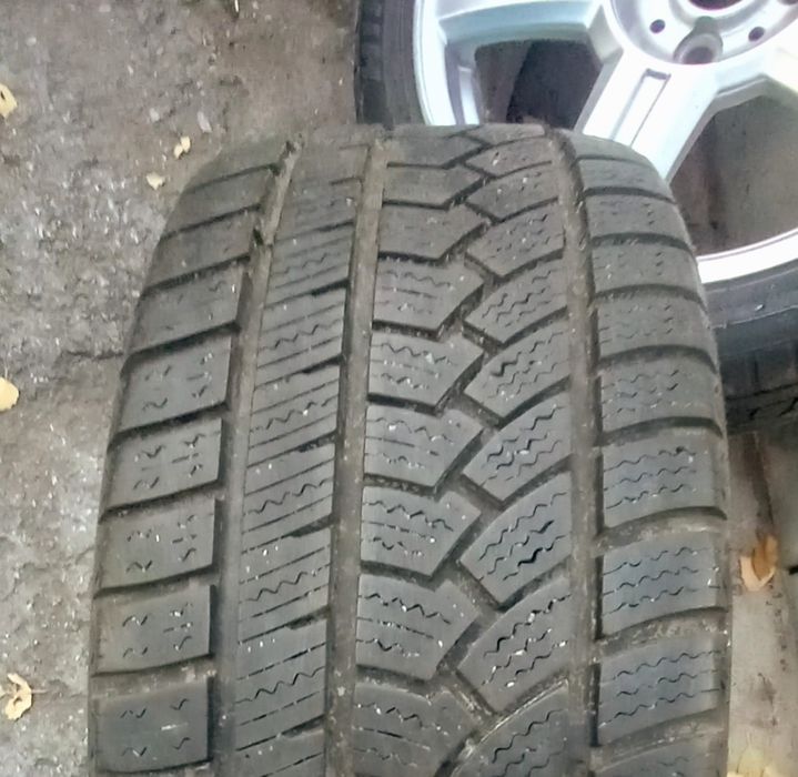 Продам резину размер 16.