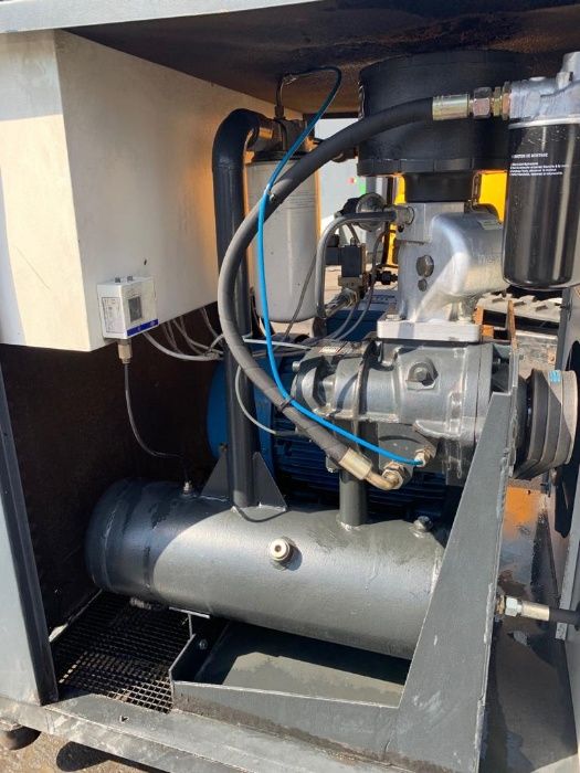 De Vanzare sau De Inchiriat Compresor industrial cu surub HAFI 30 Kwa