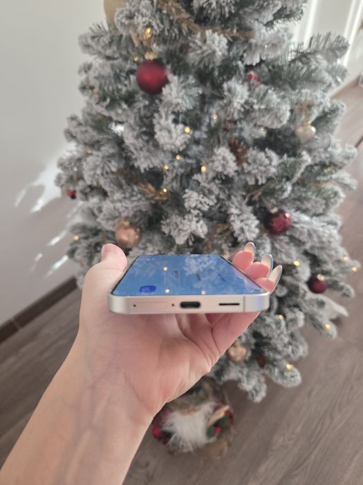 Смартфон/ телефон Samsung Galaxy S24 и подарък Redmi часовник