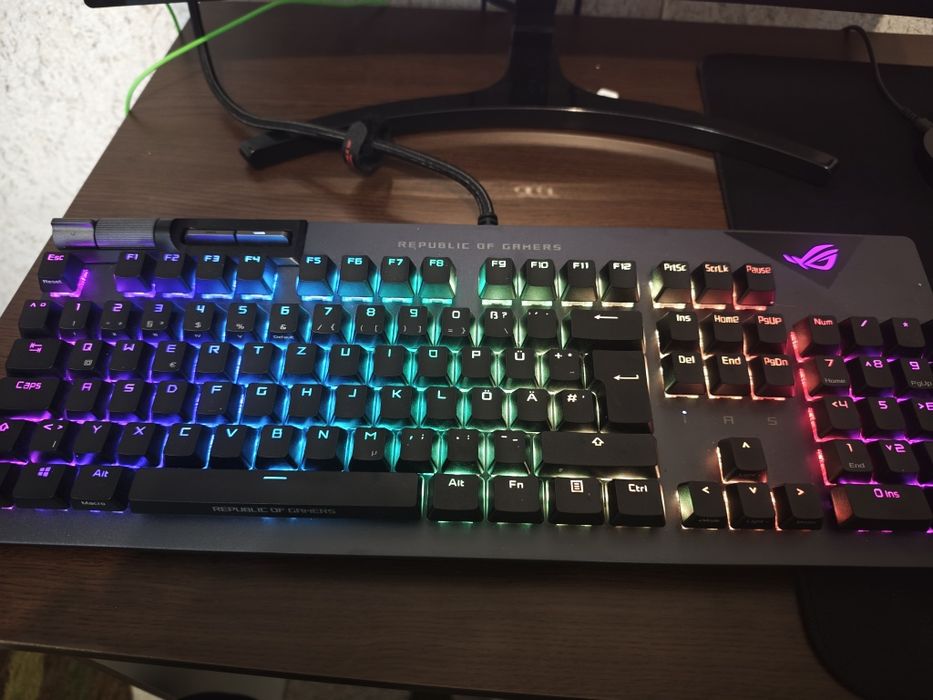 Геймърска Механична Клавиатура Asus ROG Strix Flare II