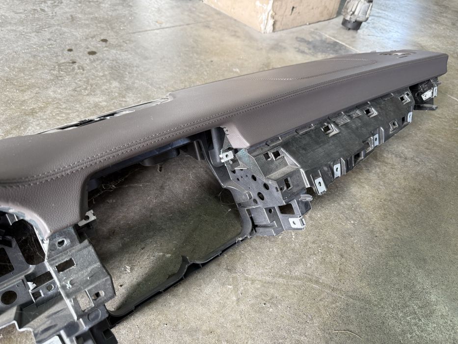 Табло за Mercedes CLS W218 (cls w218) шито кафяво табло