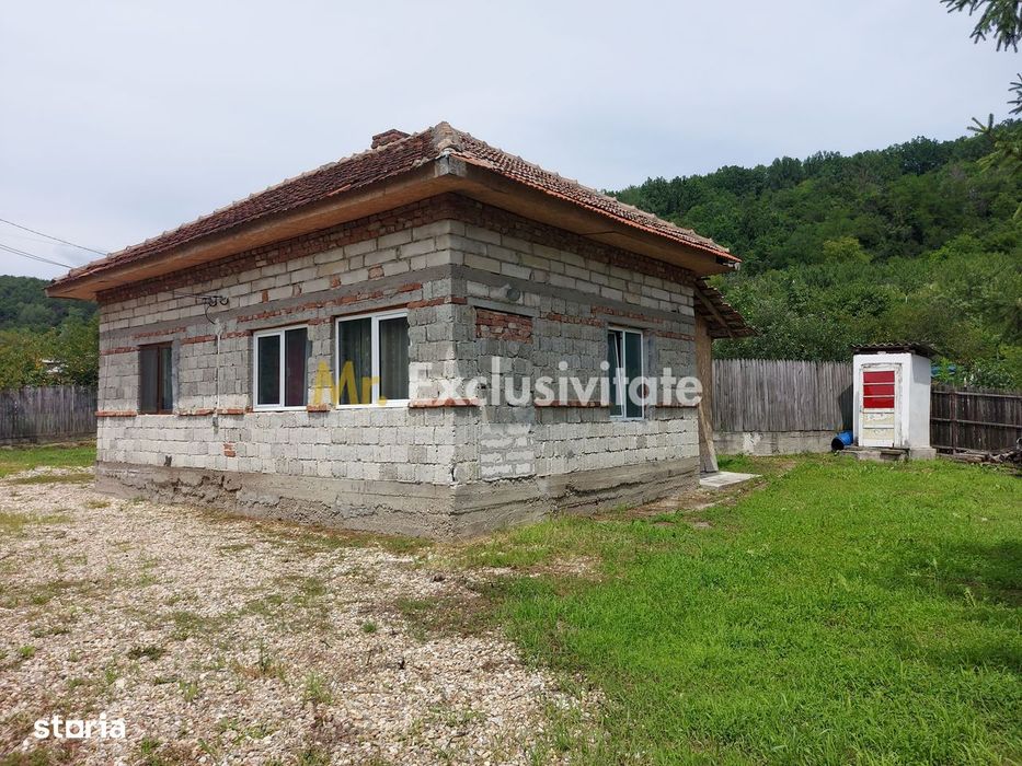 Casa de terminat in Bascov-Valea Ursului, Strada Salcamilor