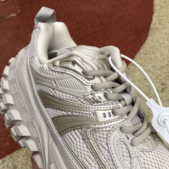 Balenciaga Defender Beige White/Grey