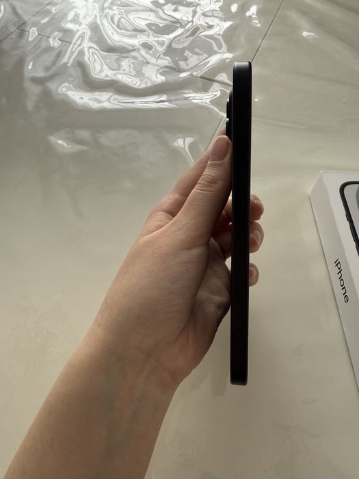 Продаю Айфон 15 на 128 гб