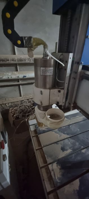 Rover stanok sotiladi ishlatilmagan ish stoli 3 metrga 1.30sm