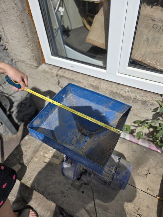 Дробилка для зерна, зернодробилка