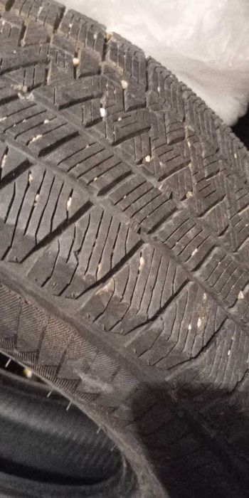 Зимни гуми за джип 4 бр. (напълно запазени)